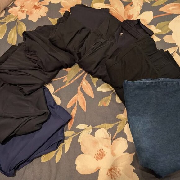 Lot of XL Maternity Leggings, Pants, Jeans - Picture 4 of 8